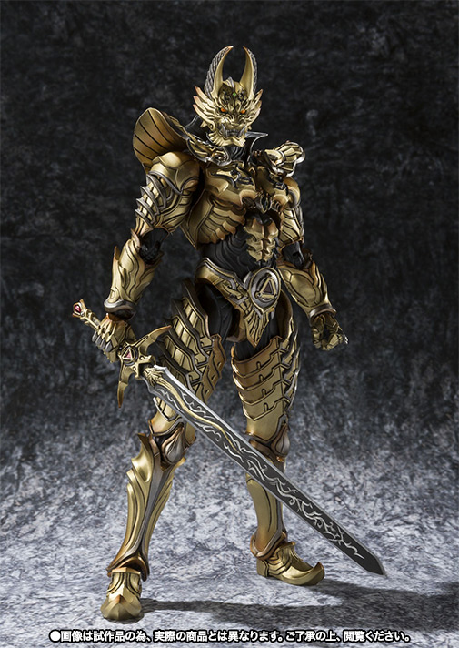 Золотой рыцарь 2. Золотой рыцарь Гаро доспехи. Golden Knight Garo броня. Золотой рыцарь Гаро арт.